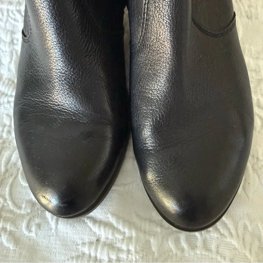 Sole Bound by BareTraps Black Leather Ankle Boots size 8